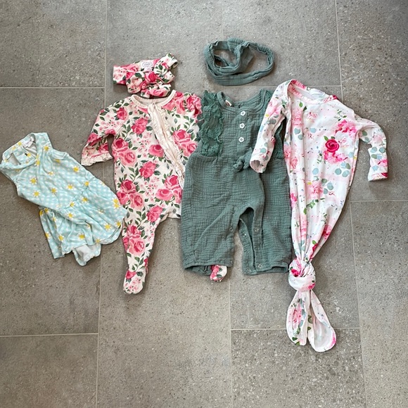 0-3 Month Baby Girl Assortment - Picture 1 of 7